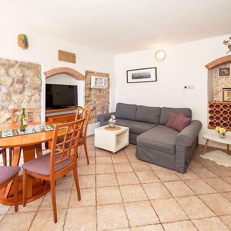 Mediterranean Apartment Korina Baška Екстериор снимка